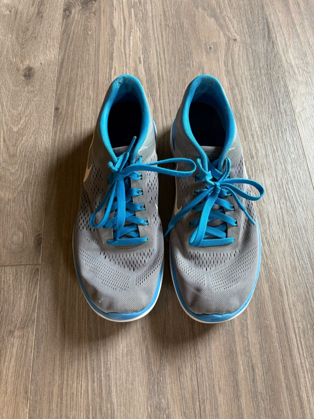 Nike Gray Sneakers with Bright Teal Accents size 12